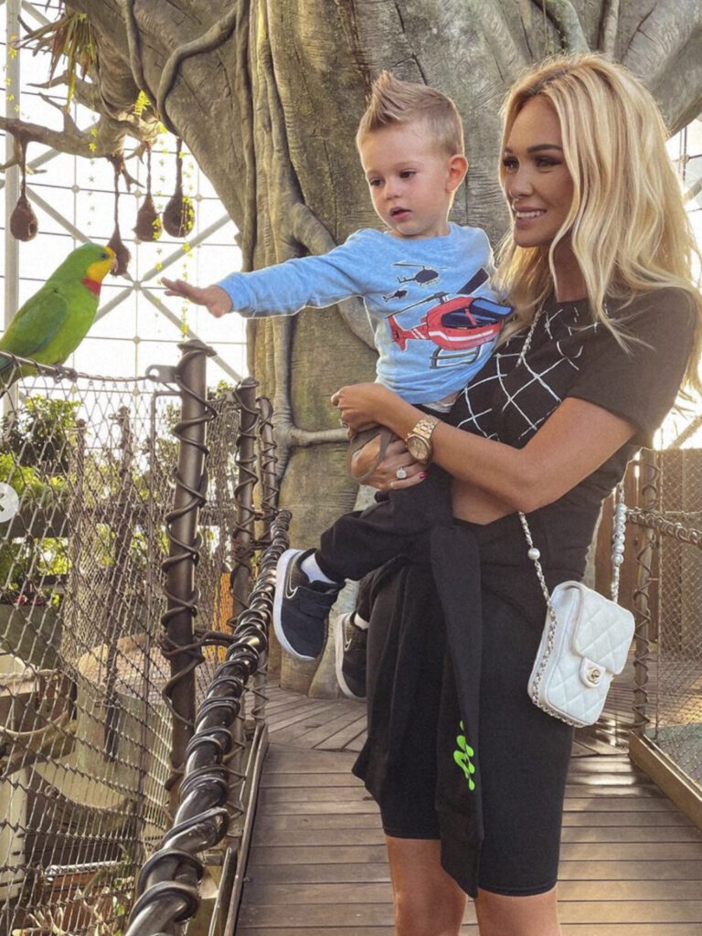 Виктория Лопырева