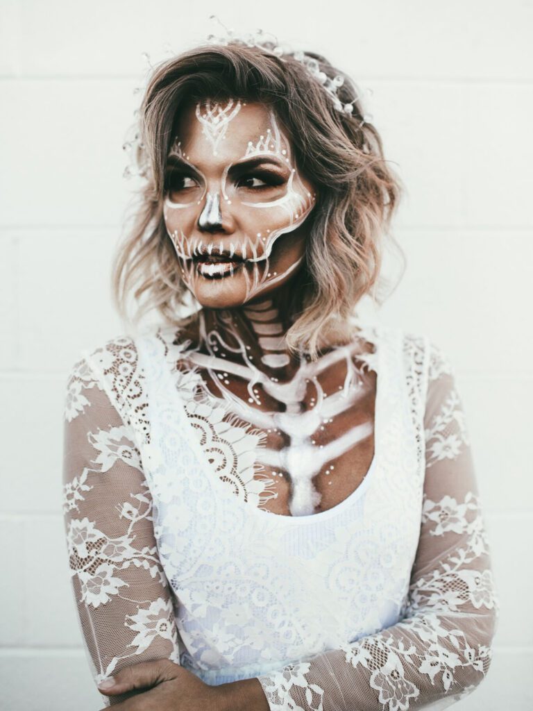 Образ на Хеллоуин «Труп невесты»: наряд, прическа, макияж, видео-уроки