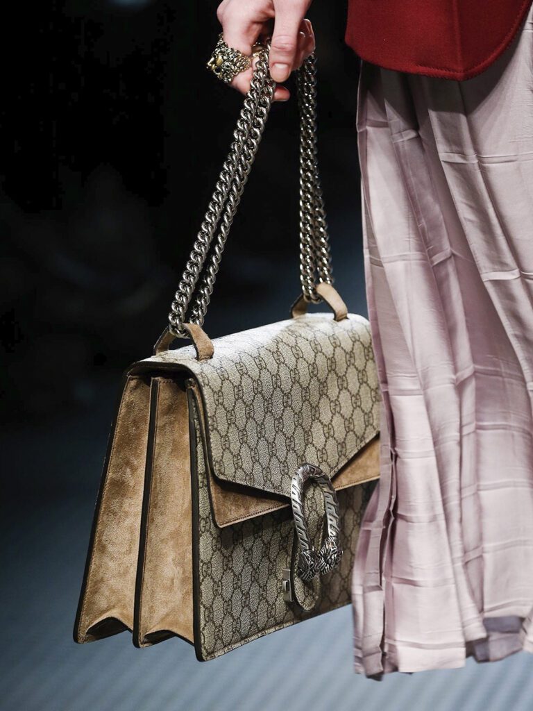 сумка с монограммой