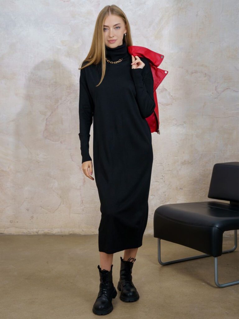 девушка в вязаном платье