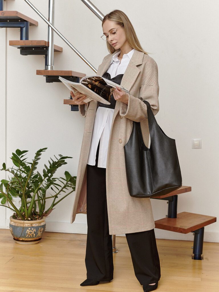 девушка с шопером