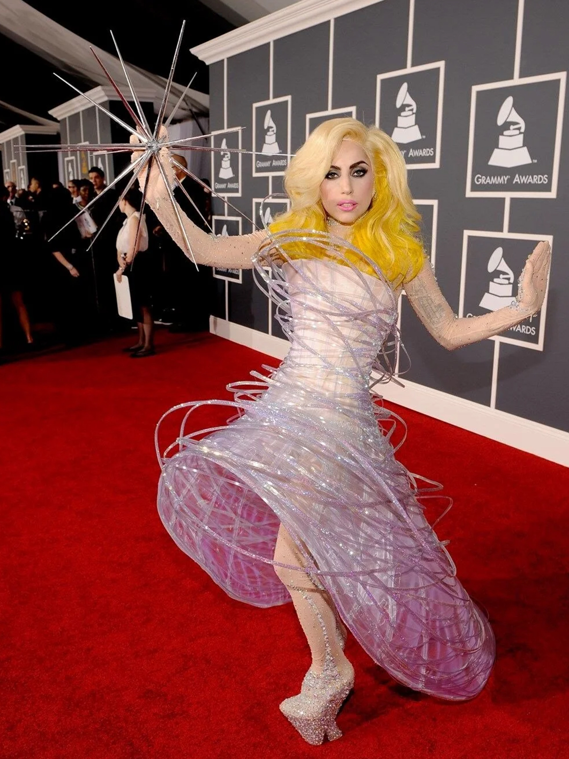 Леди Гага костюмы