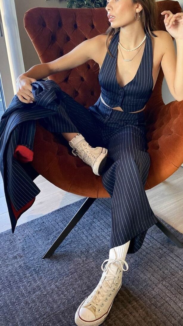 Жакет в тонкую полоску — одежда на лето 2023