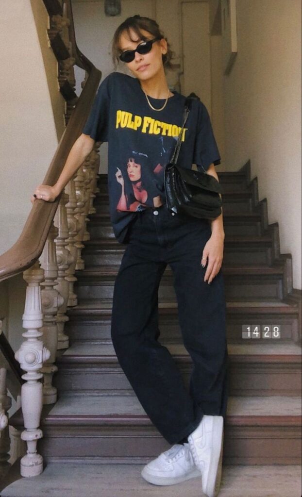 Оверсайз футболка в стиле гранж — одежда на лето 2023