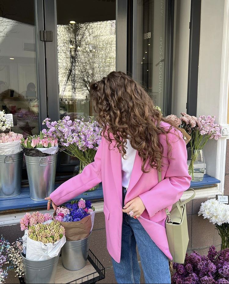 Яркий жакет — одежда на лето 2023