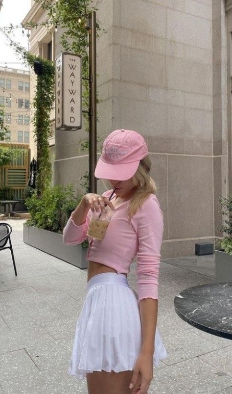 Барбикор: как мода на розовый цвет захватила планету и причём тут Марго Робби