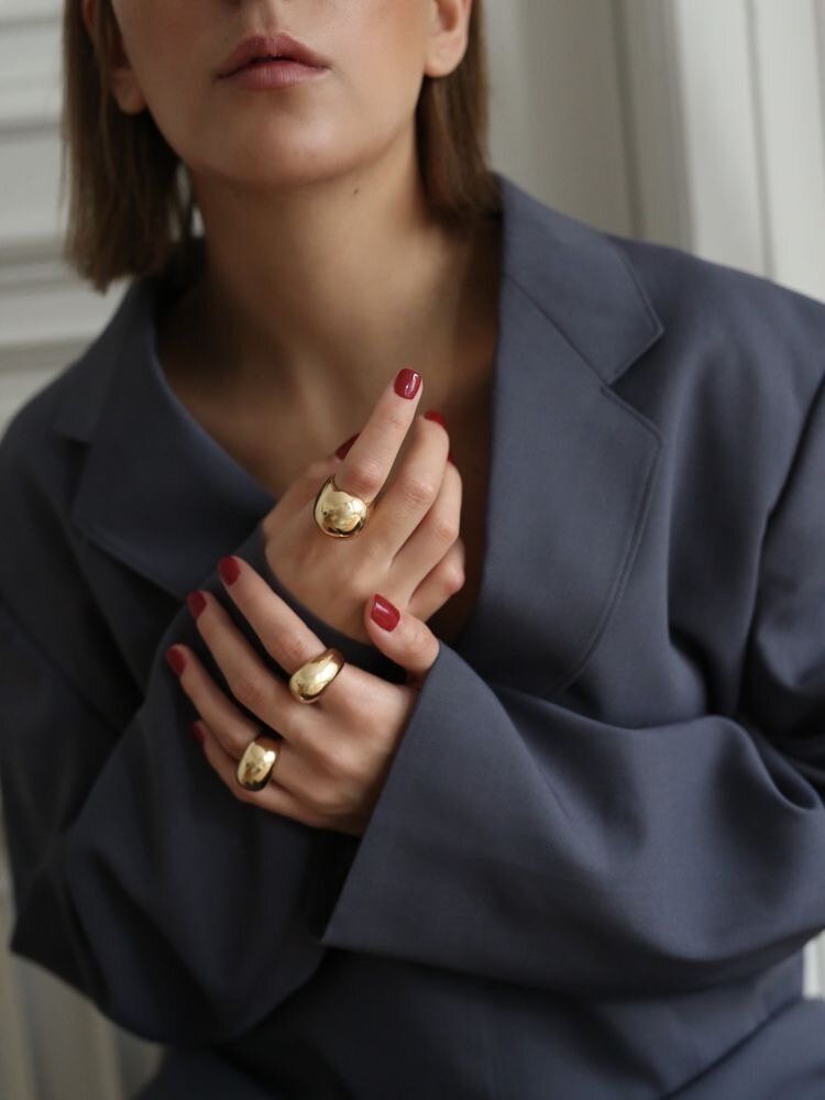 Какие аксессуары нужны успешным девушкам – от элегантных часов до стильных сумок