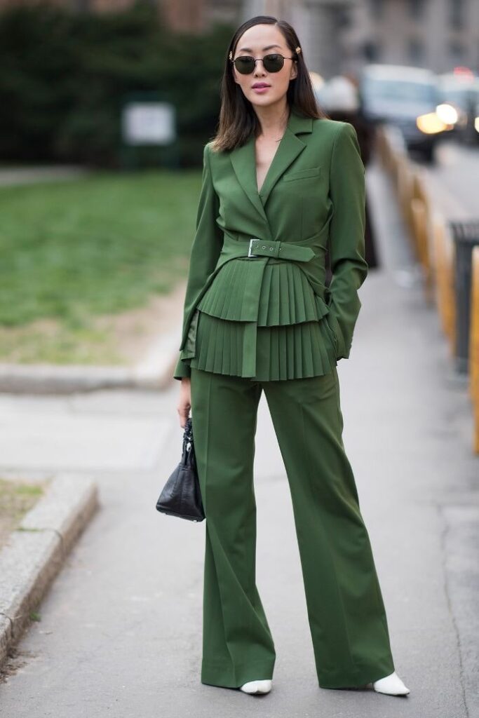 Немного одеться. Outfit Green.