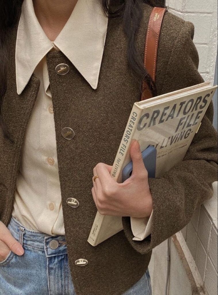 Офисные образы в стиле light-academia: как собрать женственный деловой наряд