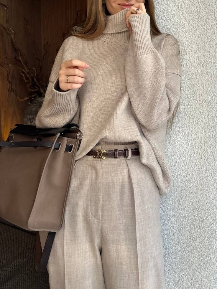 Офисные образы в стиле light-academia: как собрать женственный деловой наряд