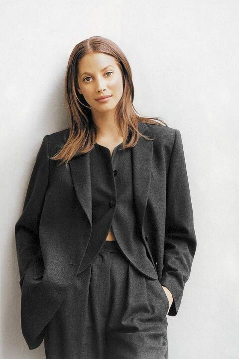 Стиль 90-х: силуэты, особенности и фэшн-иконы