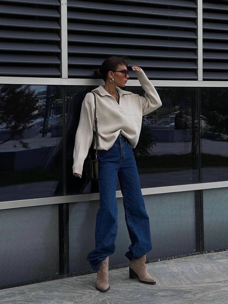 Стильная инвестиция – с чем носить казаки осенью 2023