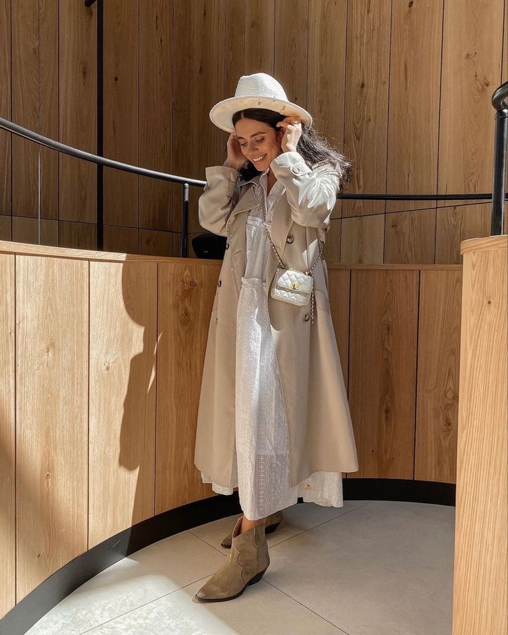 Стильная инвестиция – с чем носить казаки осенью 2023