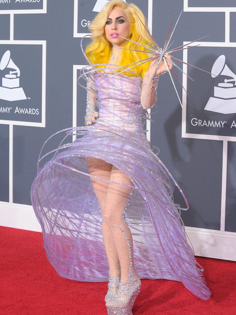 Леди Гага в платье